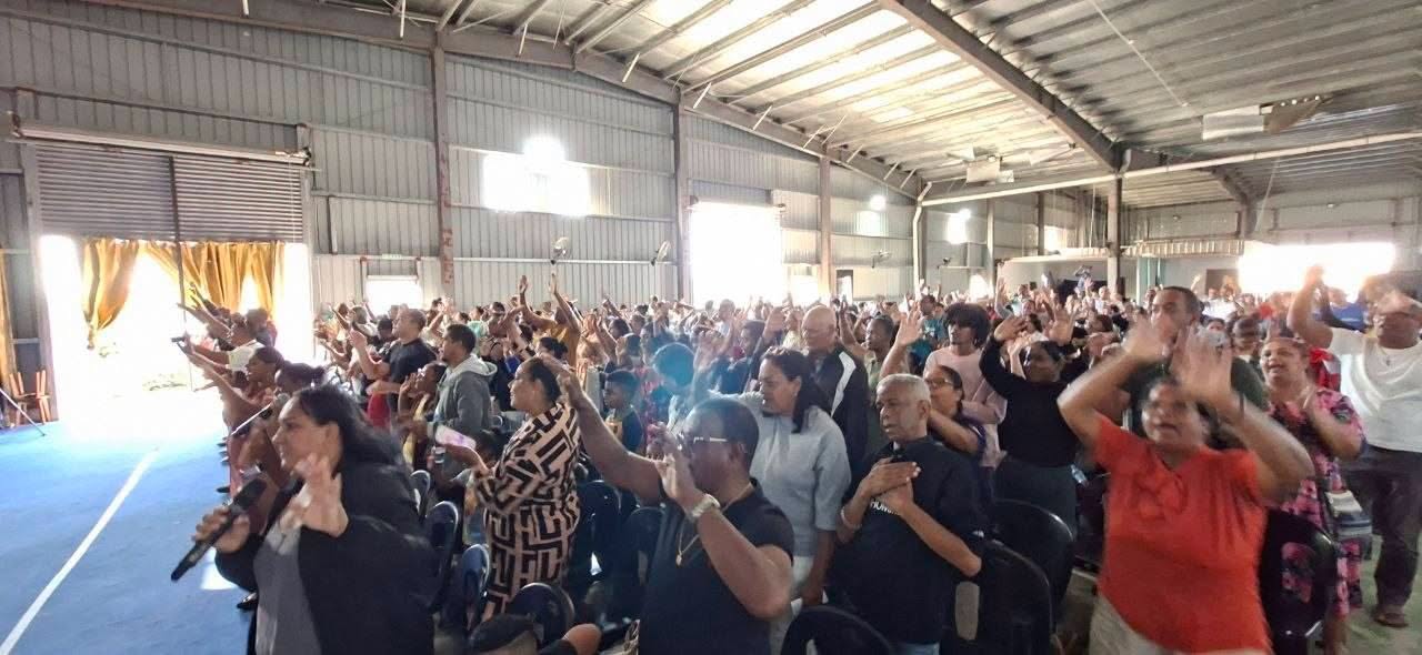 La gloire de Dieu a éclaté 13